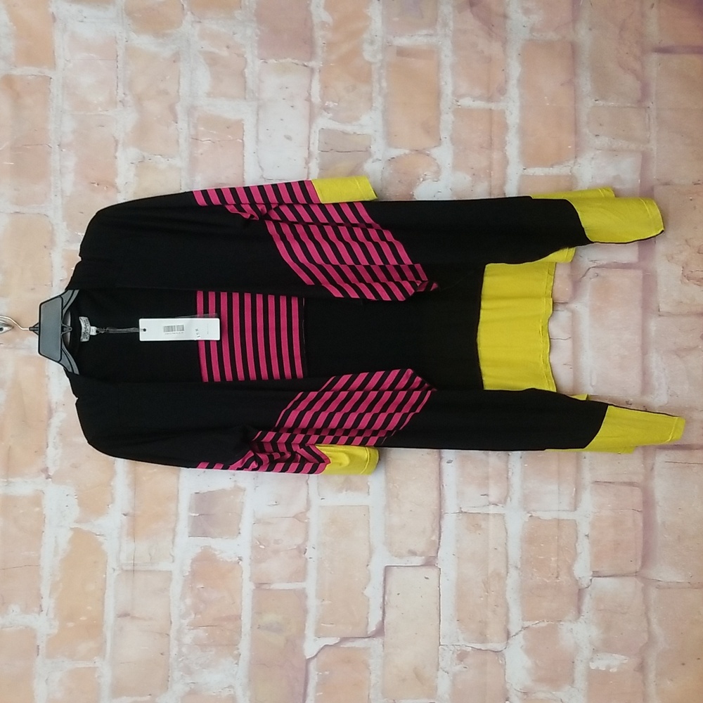 NWT Women's cardigan. Brand Jasmine. Size 1X. Color black pink yellow.